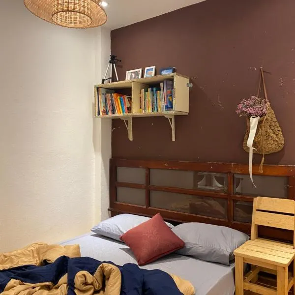 Hostel-John Cafe and Beer, hotel v destinaci Da Lat