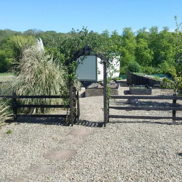 Sheepwash Shepherds Hut, hotell i Ellington