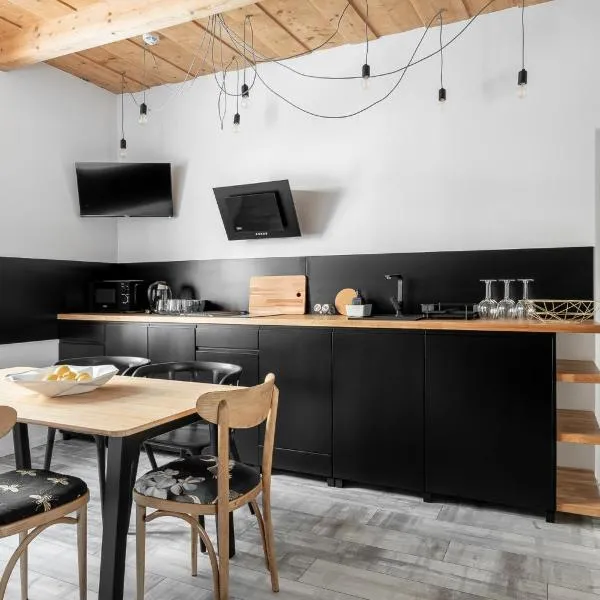 APARTAMENTY DVOOR1924, hotel v destinácii Poronin