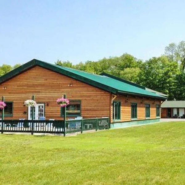 Adirondack Lodge Old Forge, hotel in Big Moose