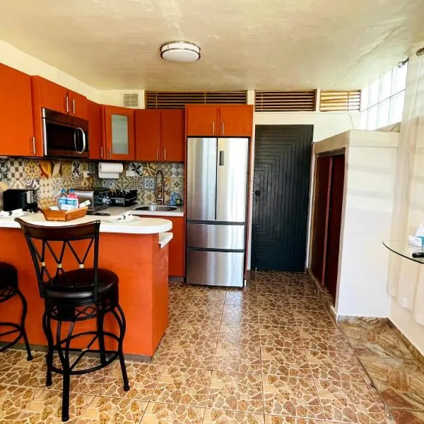 Cozy Studio Retreat with Private Parking, hotel sa Ponce