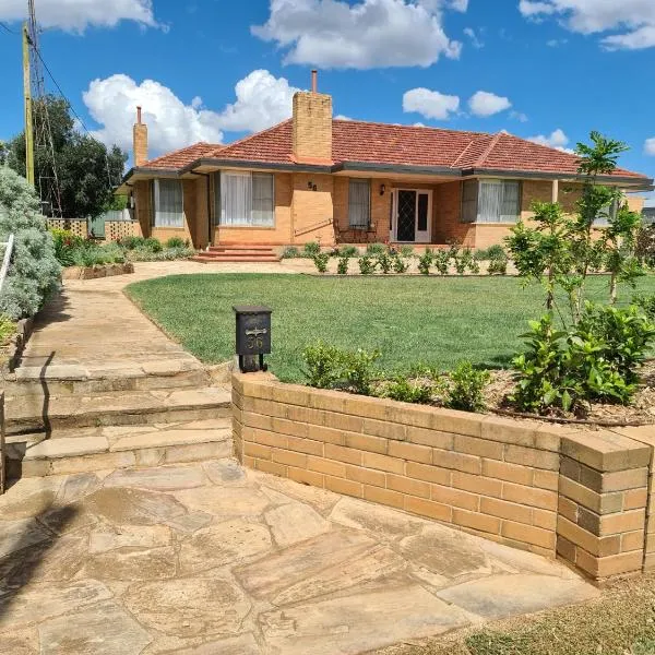 Harden Golfers Rest Accommodation, Hotel in Harden