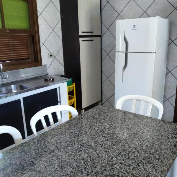 Casa e piscina na praia acomoda 8 pessoas - Foto 4