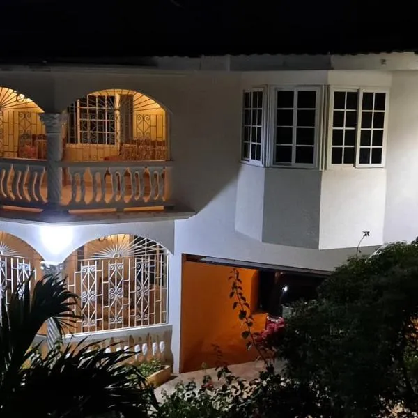 Eve's Rockaway Villa, hotell i Alligator Pond