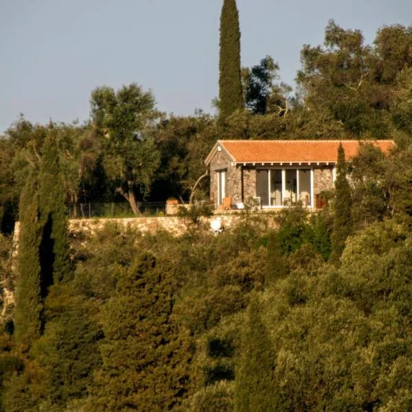 Natur-Steinhaus mit Meerblick: hell, ruhig, exklusiv, strandnah, hotel di Liapades