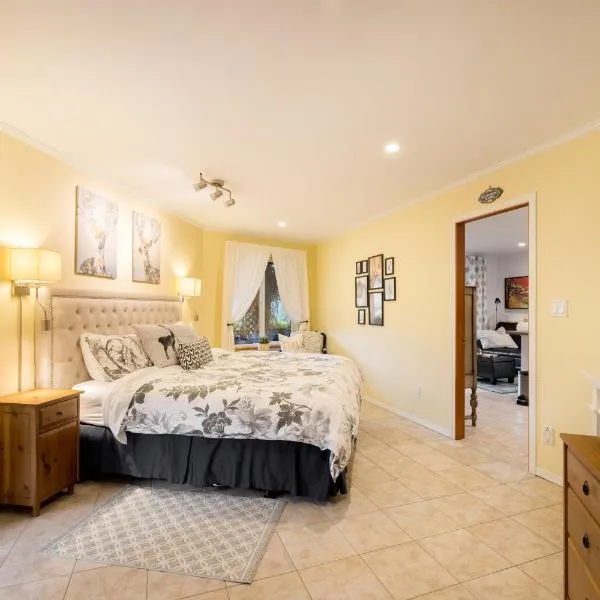 Enchanter Ocean View Suites, hotel v destinaci Madeira Park
