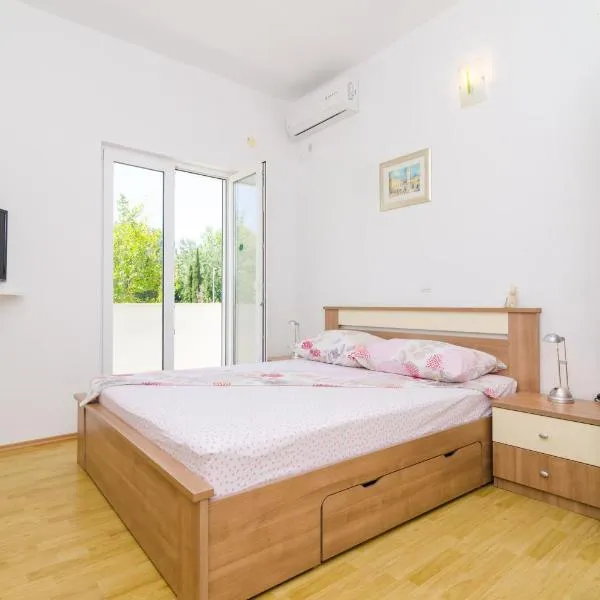 Rooms & Apartments Barišić, hotell i Mlini