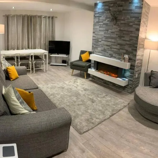 *STUNNING & SPACIOUS* 3 Bed House, 5min from Oban, hótel í Connel