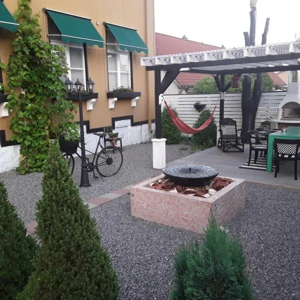 Mysig takvåning med balkong, hotel v destinaci Eskilstuna
