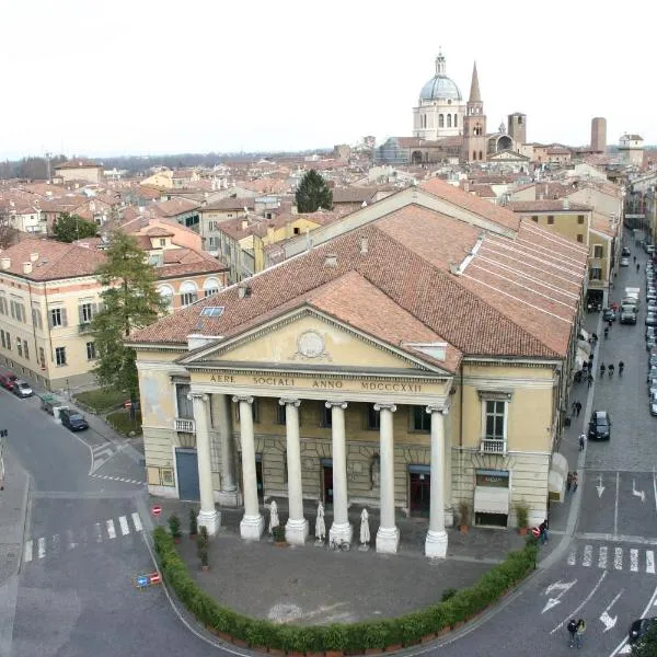 Hotel Italia City Center, отель в Мантуе