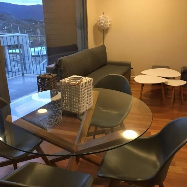 Apartamentos Las Margas Golf Formigal Ordesa, hotel in Sabiñánigo