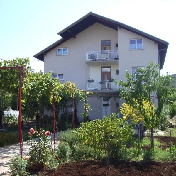 Apartment Dalmatien, hotel em Raslina