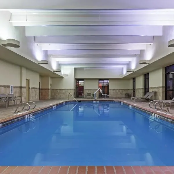 Holiday Inn Springdale-Fayetteville Area, an IHG Hotel: Springdale şehrinde bir otel
