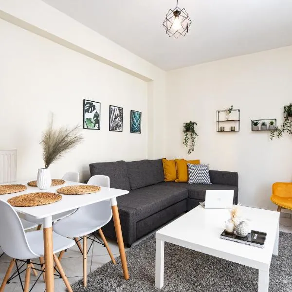 Yellow Fresh Apartment 2, hotel in Alexandroupoli