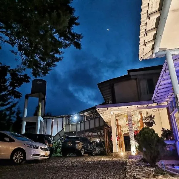 Eco Hotel Terrabella, hotel v destinaci Santa Elena