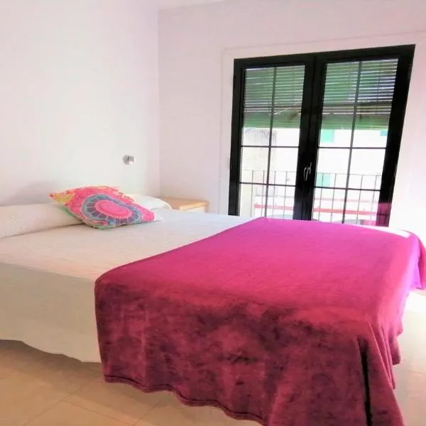 VACAY Apartamento Aqua, Punta Roma, Frente al mar y piscina, en Costa Brava, L'Escala!, Hotel in L' Escala