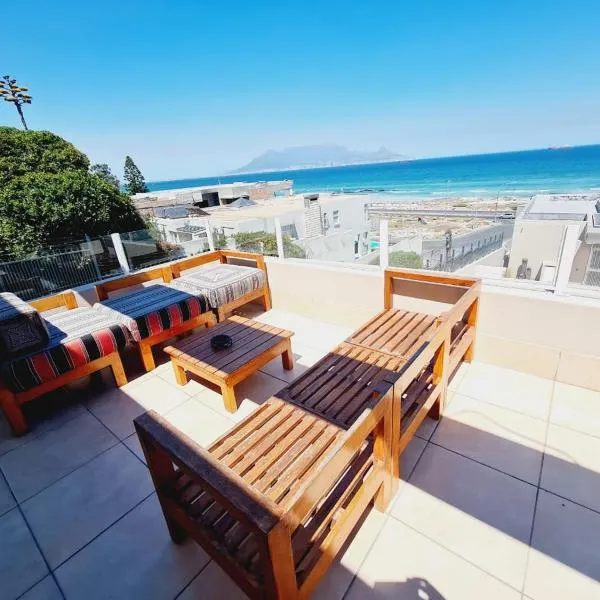 2WhiteWaters Bloubergstrand Homestay: Bloubergstrand'da bir otel