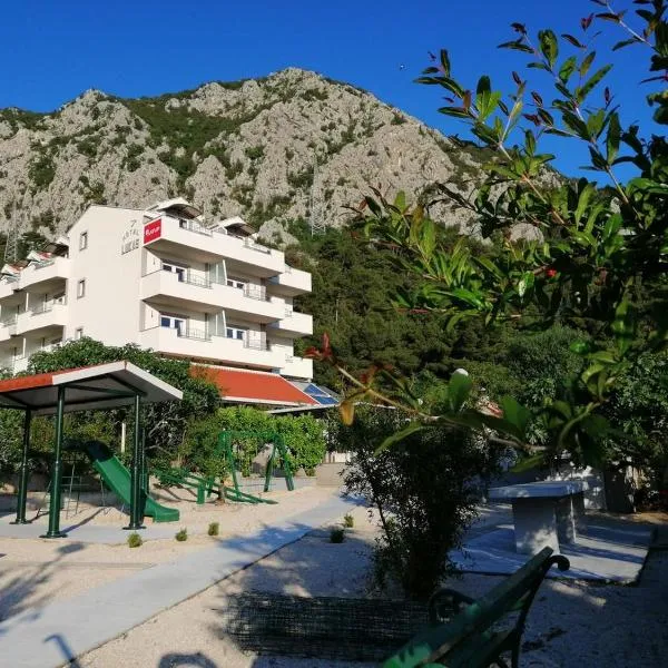 Hotel Lukas, отель в городе Градац