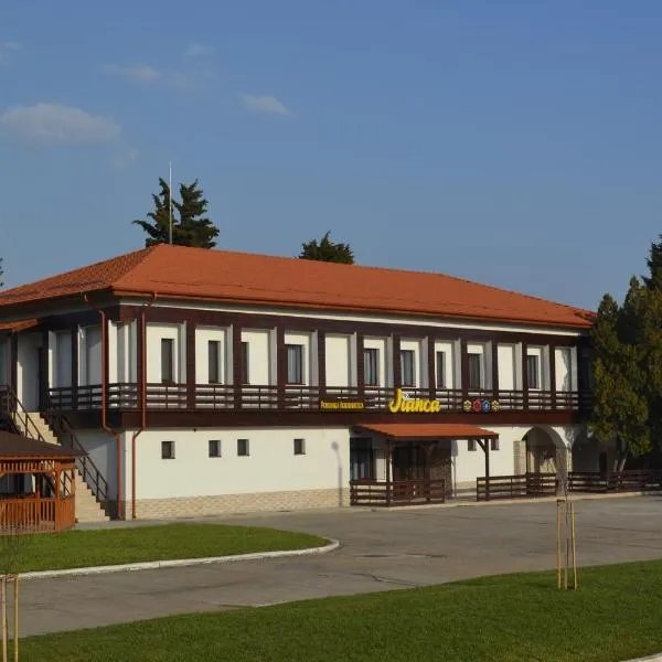 Jianca Pensiune Agroturistică, hotel en Coţofenii din Faţă