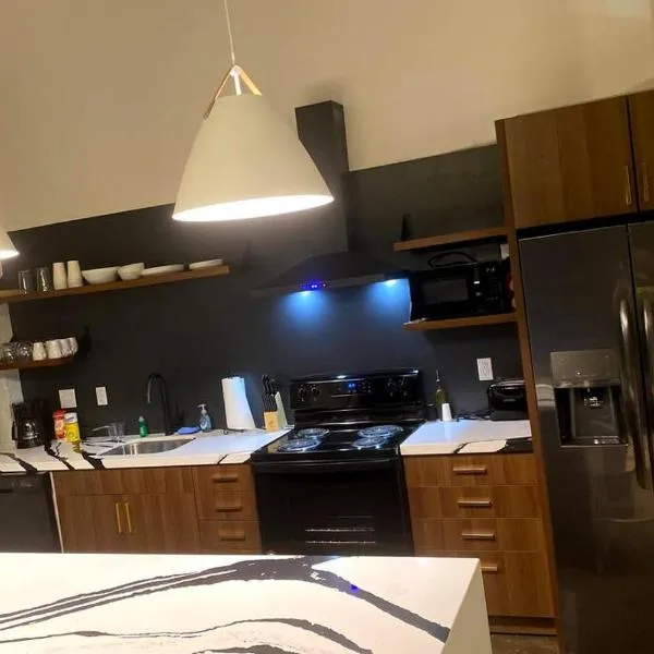 3E-*Renovated* 5 min to UPMC Shadyside, sleeps 6, hotel v destinaci Pittsburgh