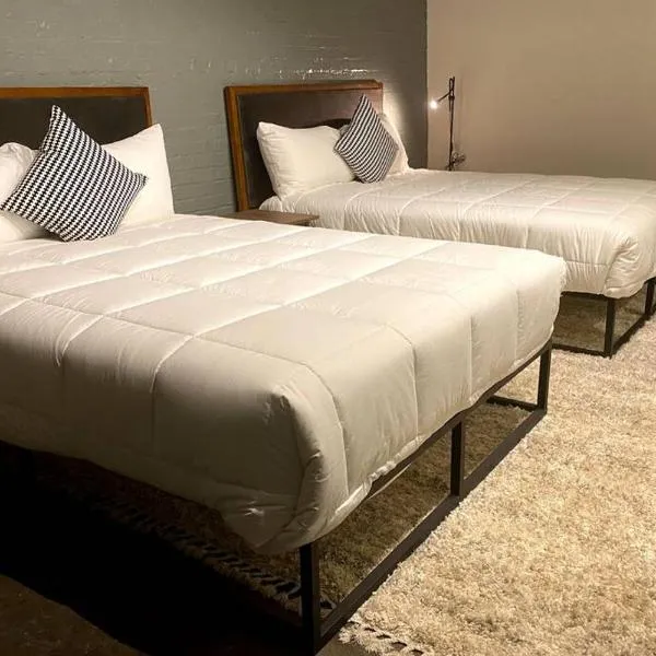 3E-Spacious 2 bedroom in Oakland, sleeps 8, hotel v destinaci Pittsburgh