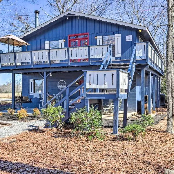 Cozy Caymus Cabin about 3 Miles to Callaway Gardens!, hotel i County Line