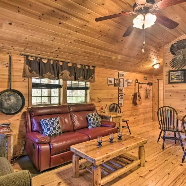 Pet-Friendly Semper Fi Cabin with Fire Pit!, hotel in Thomas