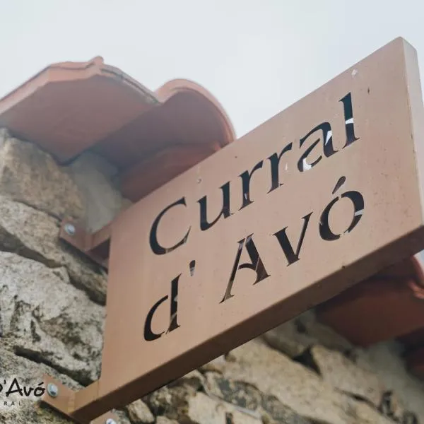 Curral D Avó Turismo Rural & SPA, hotel in Carção