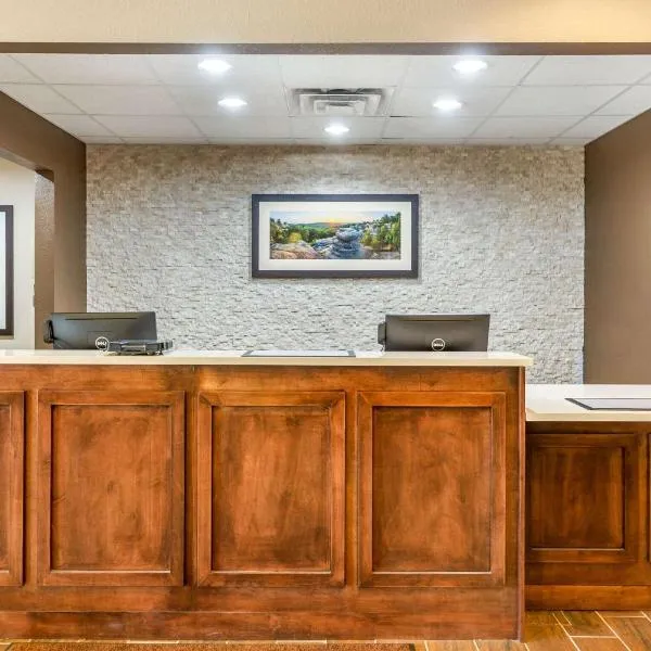 Comfort Inn DeKalb - University Area, hotel in DeKalb