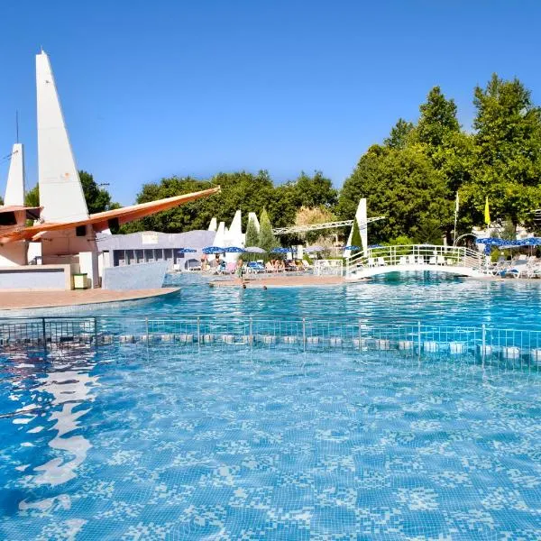 Hotel Ralitsa Aquaclub - All Inclusive plus Aquapark, хотел в Албена