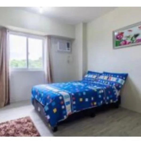 Staycation condo with pool near SM Tungko, Bulacan, hotell i Pulong Buhangin