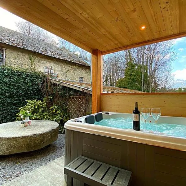 Gîte avec jacuzzi privatif, hotel em Crots