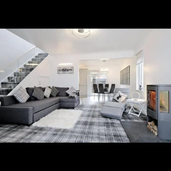 Contemporary Highland House close to town and Ben Nevis, hotel in Fort William