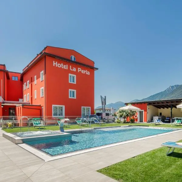 Hotel La Perla, hotel en Monte Carasso