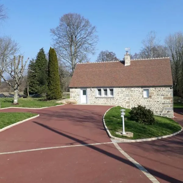 Le Moulin des Noës, hotel v mestu Sainte-Marguerite-de-Carrouges