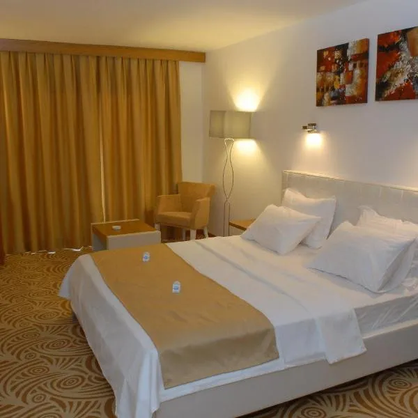 Hotel Egge, hotel u gradu 'Yeni Dostlar Sitesi'