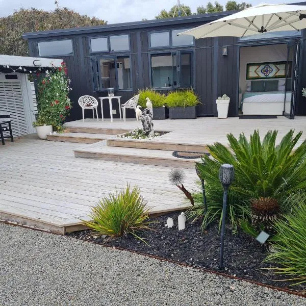 Aroha Tiny House Peka Peka, hótel í Paraparaumu Beach