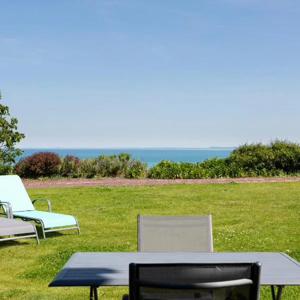 La Metairie du Vauhariot - Cottages de Caractère Terrasse Vue Mer Piscine Intérieure Chauffée, hotel v mestu Cancale