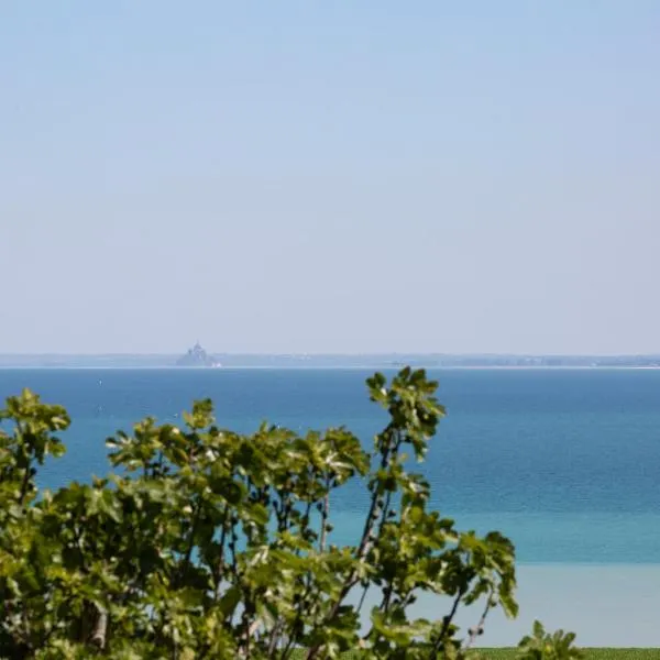 La Metairie-du-Vauhariot - Vue Mer et Mont Saint Michel - Piscine Chauffée - Accès GR34, hotel v destinácii Cancale