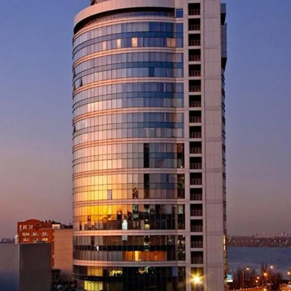 Seven Eleven Most City Hotel&SKYTECH, hotell i Dnipro