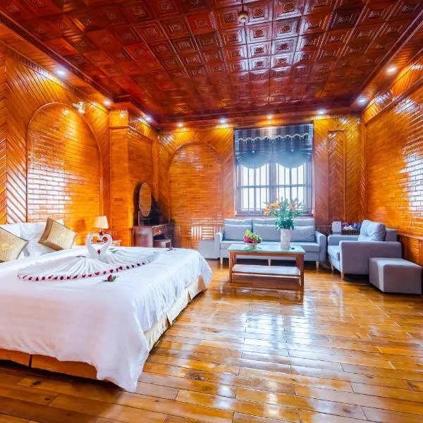 TheKing Hotel, hotel v destinaci Hương Gia