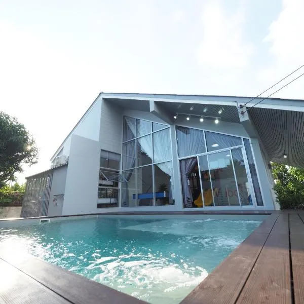 Pool villa 3 BR 10 Persons 5-min to tiger zoo - Njoy Pool villa, hotel v destinaci Si Racha