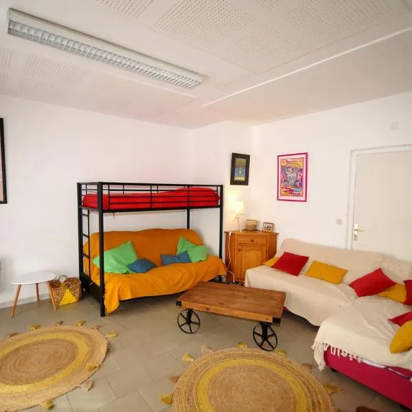 Gîte le Rocher - Apartment on the ground floor for 8 people, hotel v destinácii La Grave