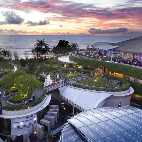 YELLO Hotel Kuta Beachwalk Bali, hotel en Kuta