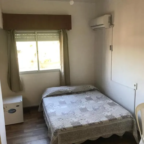 Departamentos LT3, hotel in Las Toscas
