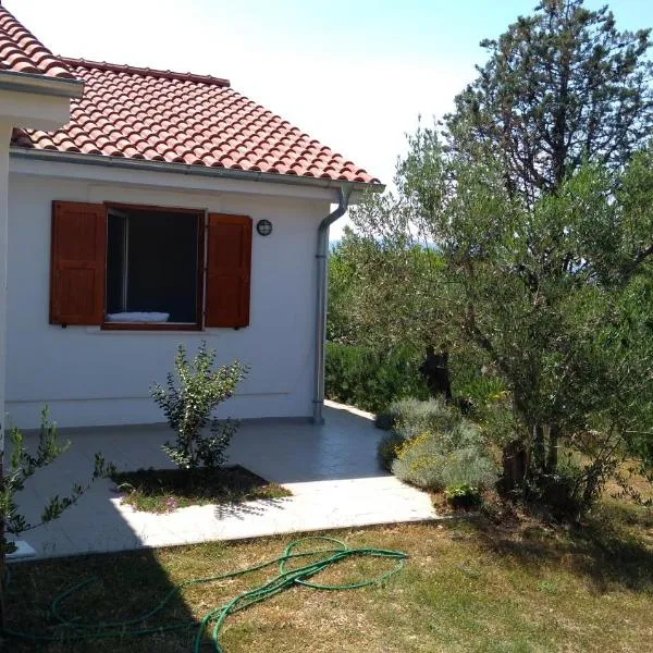 Apartman Ruža, khách sạn ở Brzac