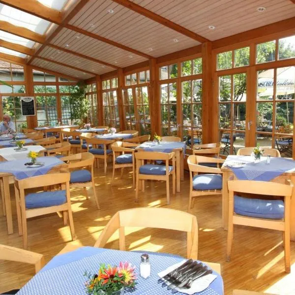 Gasthaus Sindel-Buckel, hotel v destinaci Feuchtwangen