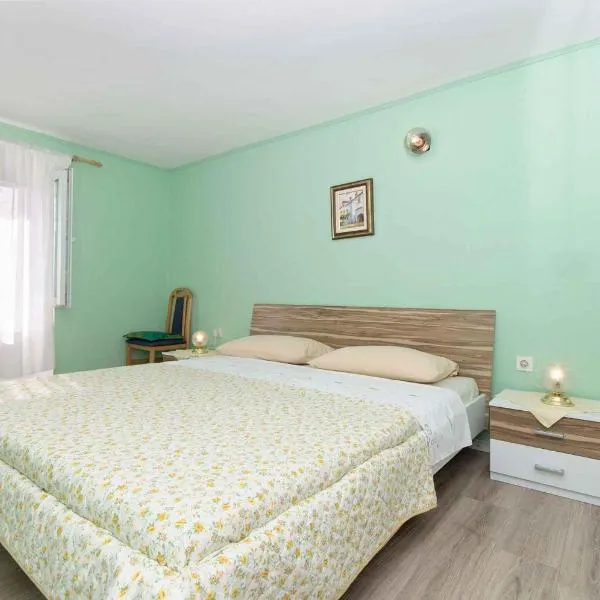 Holiday home in Lopar/Insel Rab 17776, hotel v destinaci Lopar