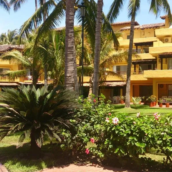 Villas del Sol en Los Tules, готель у місті Пуерто-Вальярта