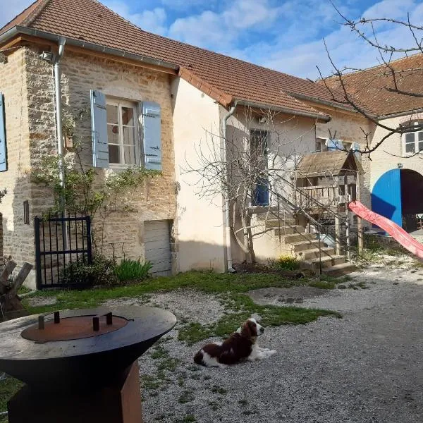 Les Trois Croix, hotel din Santenay